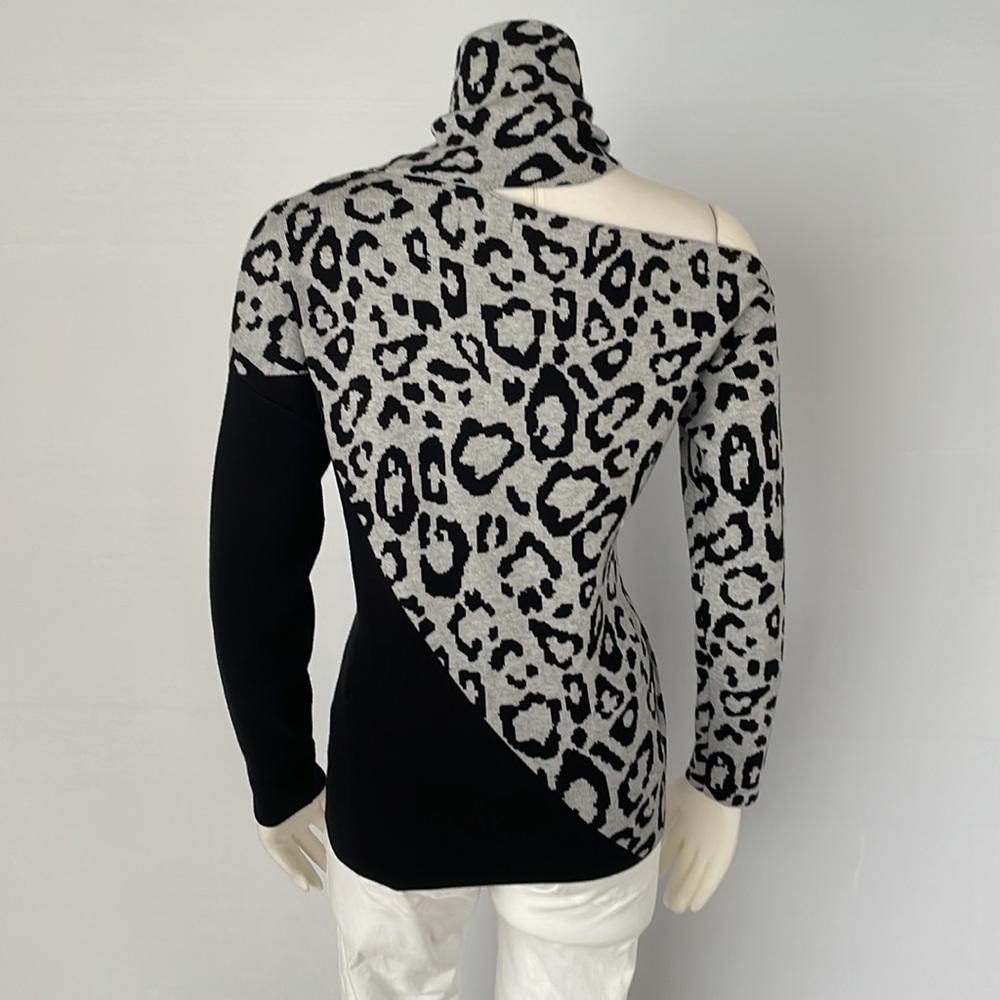 NWOT Venus Leopard Sweater Small - Picture 10 of 12